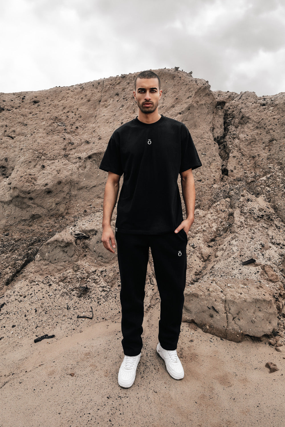 JOGGER MINIMAL LOGO (BLACK)