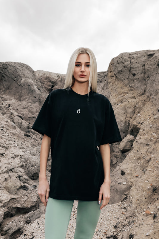 T-SHIRT UNISEX MINIMAL LOGO (BLACK)